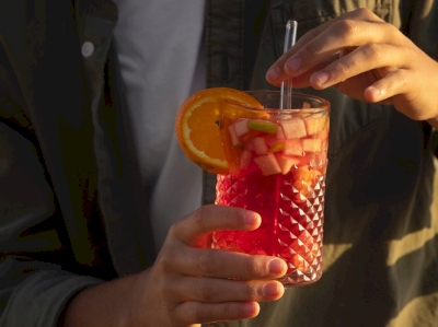 Boissons tendances à faire maison pour le mois d’août : matcha, café froid, Ô de fruits