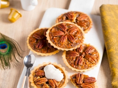 Mini Tartes aux noix de Pécan-café & Crème fouettée au café