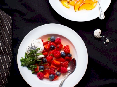 Soupes de fruits frais de saison avec nos thés glacés à infuser à froid !